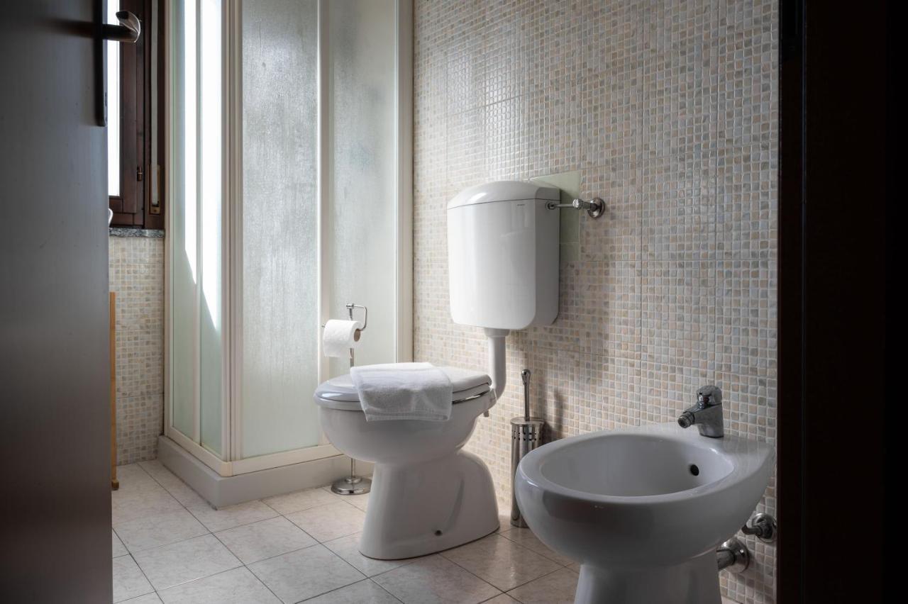 Parma Parco Ducale Duplex Apartment With Parking Luaran gambar